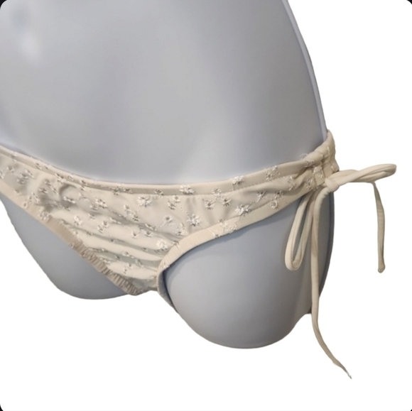 Arizona Jeans Company Eyelette Halter Bikini - Picture 5 of 8